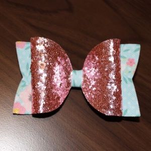 Medium pink floral glitter bow!